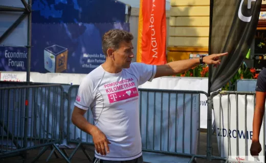 Rozgrzewka z Robertem Korzeniowskim: "Będę dzisiaj trochę jak wychowawca WF" [FOTO] - 9